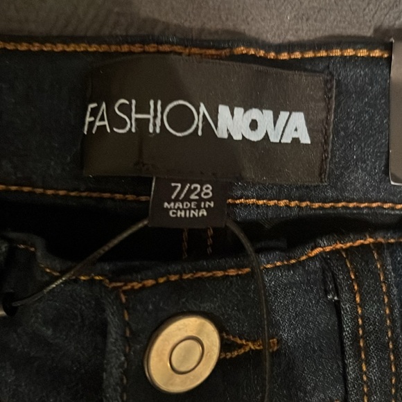 Fashion Nova super soft curvy skinny jeans size 7, NWT - Picture 3 of 6